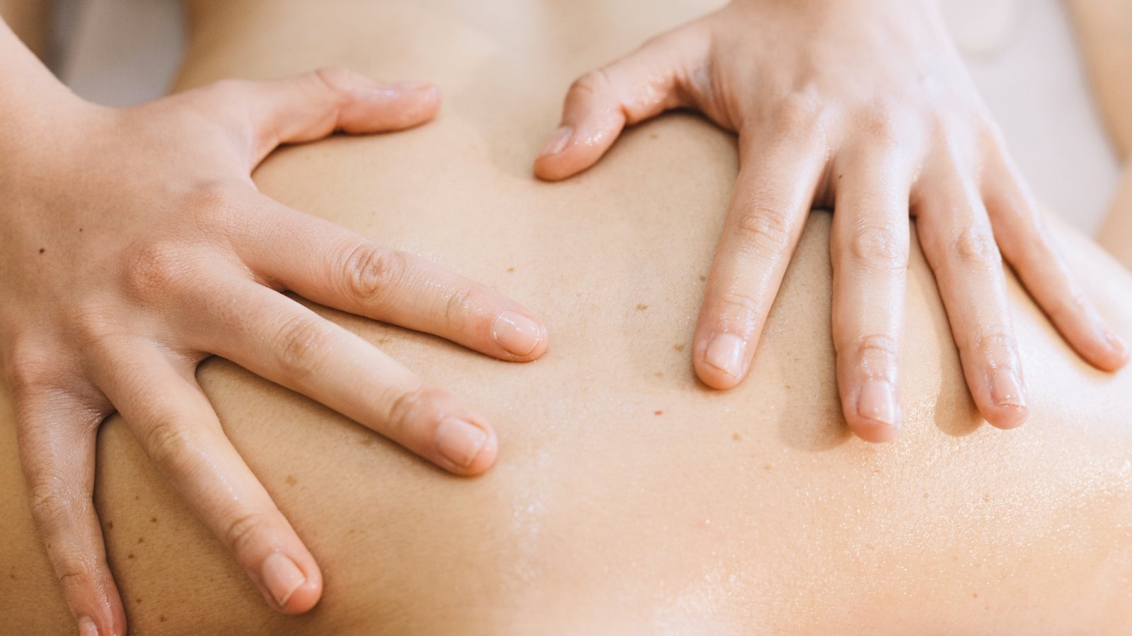Massagem Energizante no Espaço Fisiospa