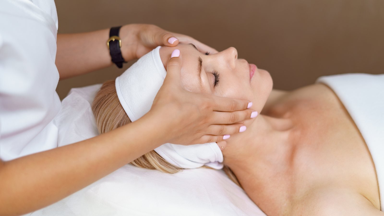 Revitalização Facial no Espaço Fisiospa